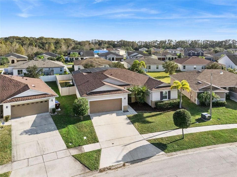 На продажу: $420,000 (4 спален, 2 ванн, 1825 Квадратных фут)