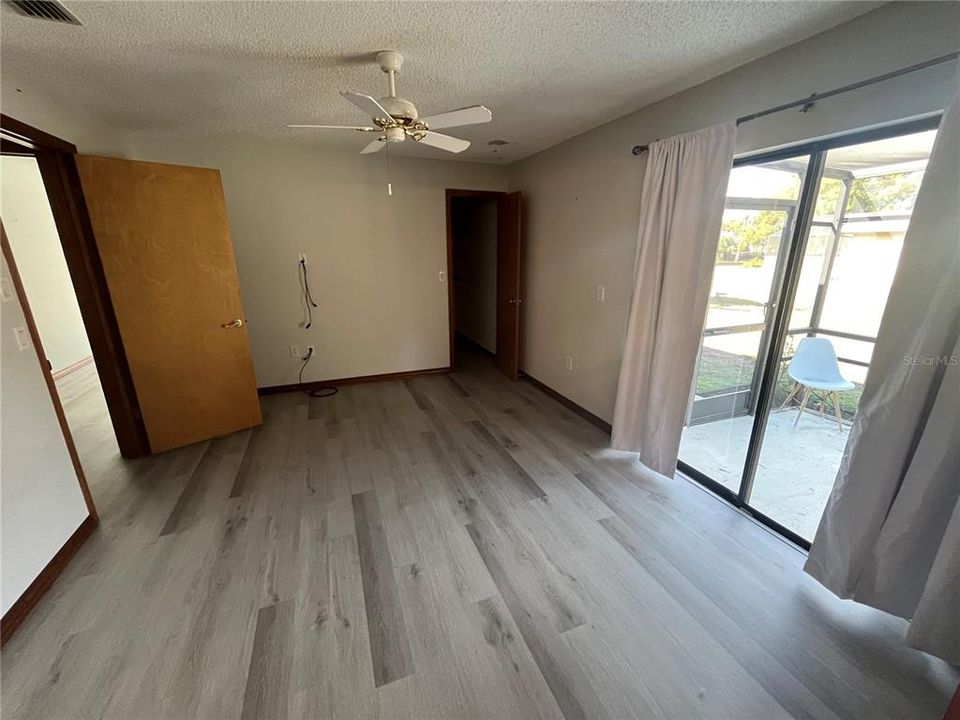 For Sale: $399,999 (3 beds, 2 baths, 2248 Square Feet)