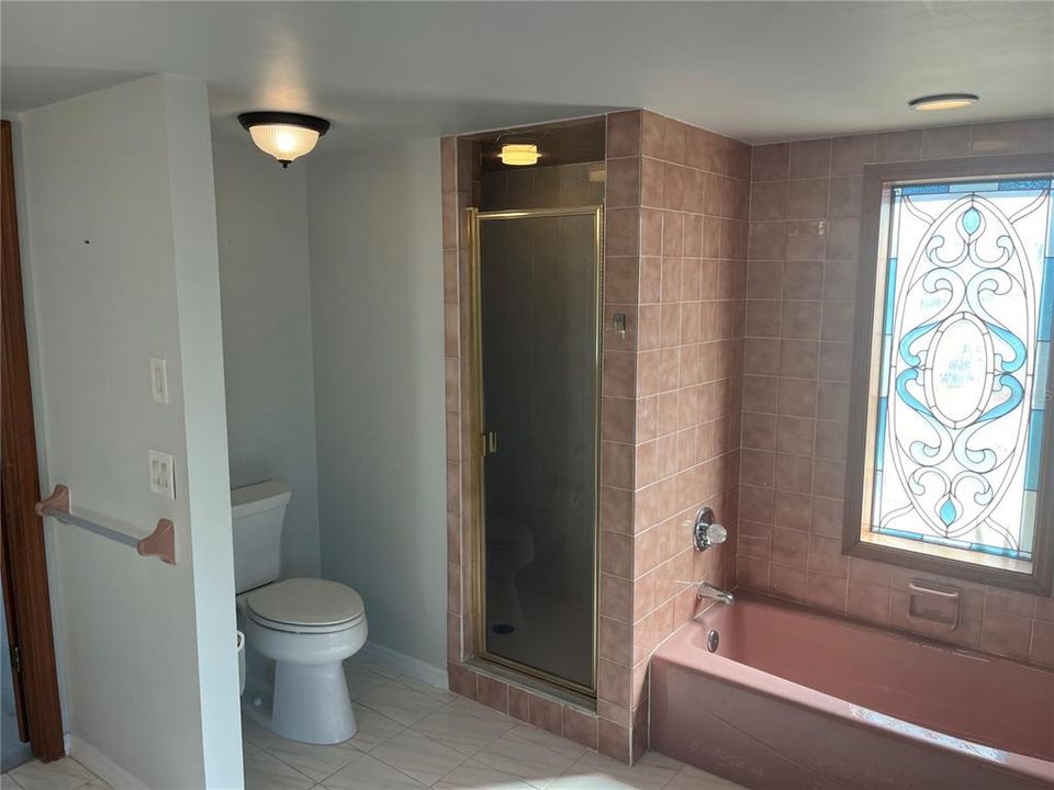 For Sale: $399,999 (3 beds, 2 baths, 2248 Square Feet)