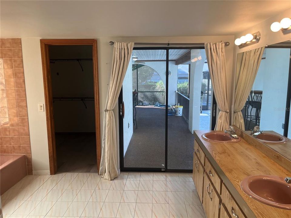 For Sale: $399,999 (3 beds, 2 baths, 2248 Square Feet)