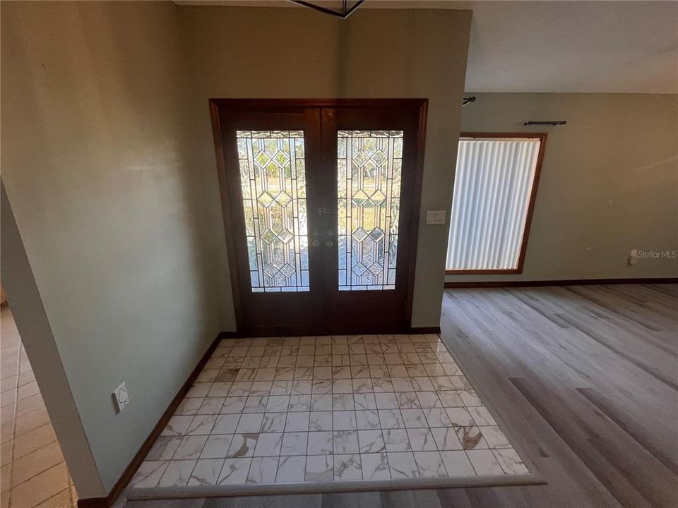 For Sale: $399,999 (3 beds, 2 baths, 2248 Square Feet)