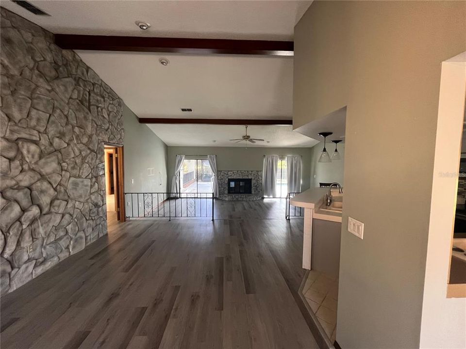 For Sale: $399,999 (3 beds, 2 baths, 2248 Square Feet)