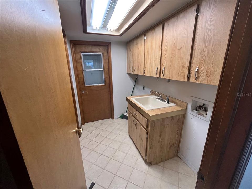 For Sale: $399,999 (3 beds, 2 baths, 2248 Square Feet)