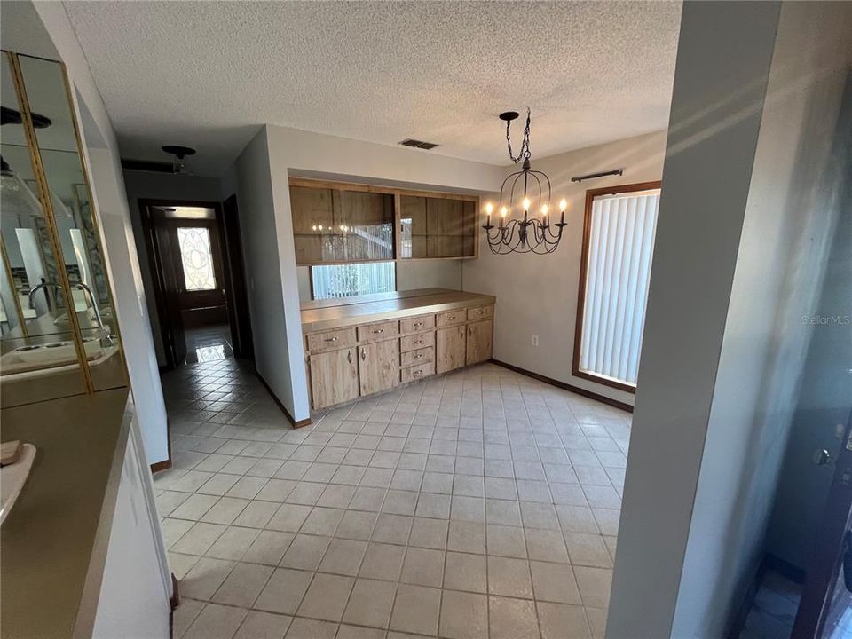 For Sale: $399,999 (3 beds, 2 baths, 2248 Square Feet)