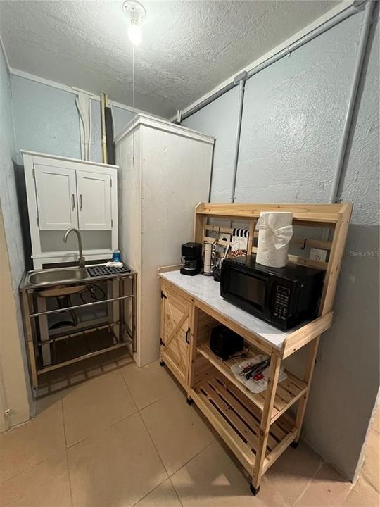 На продажу: $330,000 (4 спален, 2 ванн, 1263 Квадратных фут)