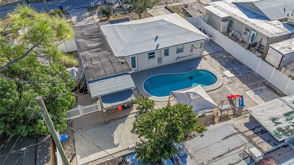 На продажу: $330,000 (4 спален, 2 ванн, 1263 Квадратных фут)