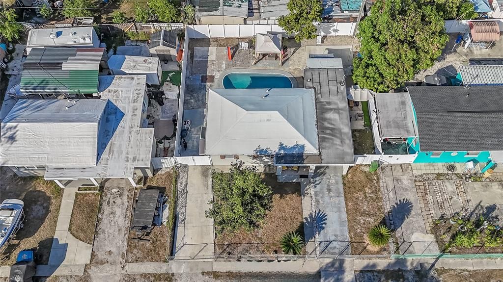 На продажу: $330,000 (4 спален, 2 ванн, 1263 Квадратных фут)