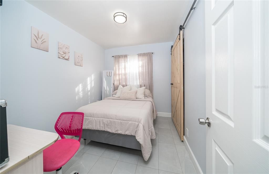 На продажу: $330,000 (4 спален, 2 ванн, 1263 Квадратных фут)