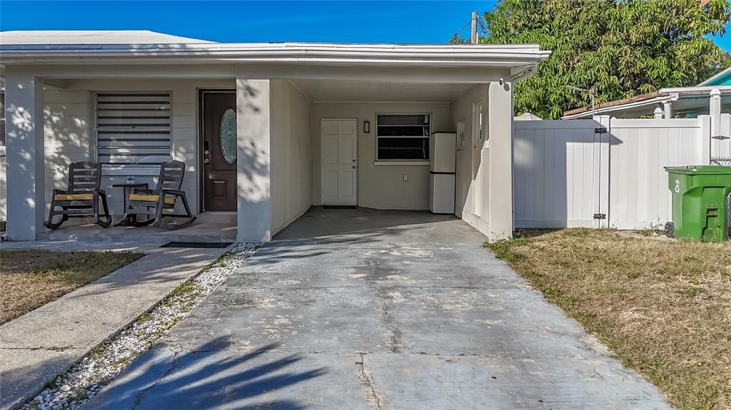 На продажу: $330,000 (4 спален, 2 ванн, 1263 Квадратных фут)