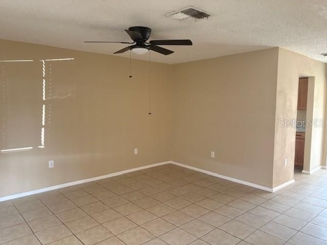 В аренду: $1,495 (2 спален, 1 ванн, 990 Квадратных фут)