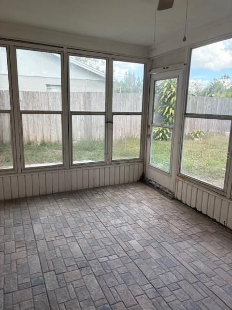 В аренду: $1,495 (2 спален, 1 ванн, 990 Квадратных фут)