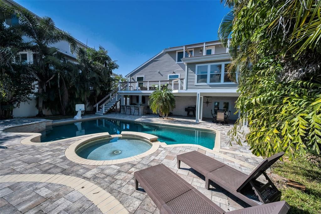 For Rent: $6,800 (3 beds, 3 baths, 2702 Square Feet)