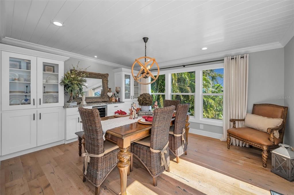 For Rent: $6,800 (3 beds, 3 baths, 2702 Square Feet)