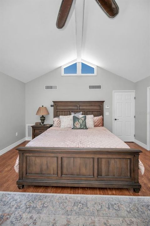 For Rent: $6,800 (3 beds, 3 baths, 2702 Square Feet)