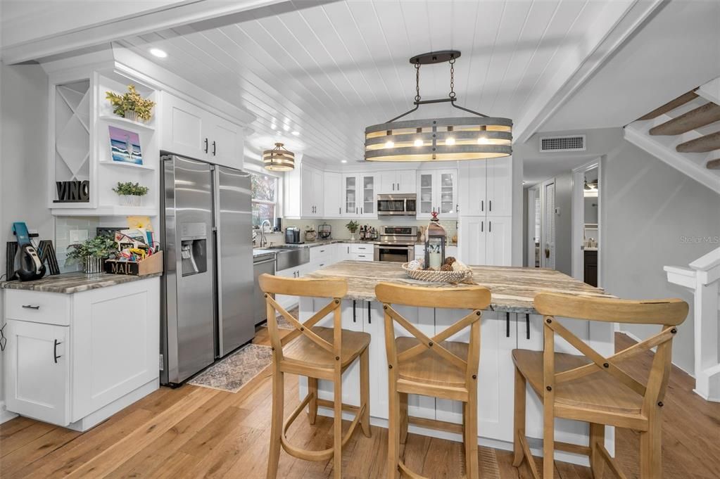 For Rent: $6,800 (3 beds, 3 baths, 2702 Square Feet)