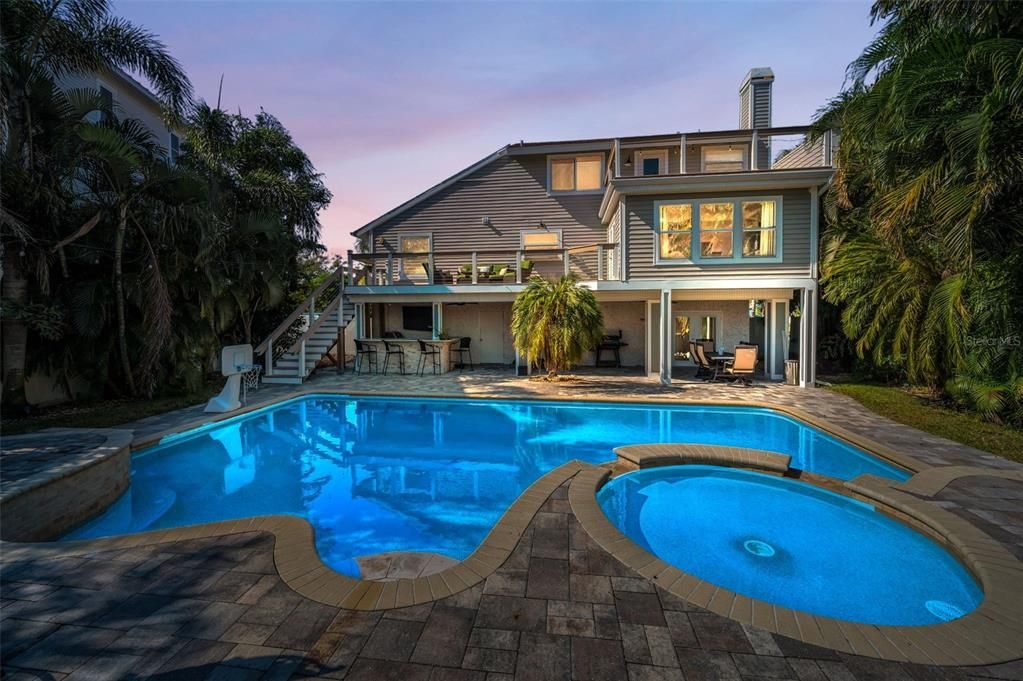 For Rent: $6,800 (3 beds, 3 baths, 2702 Square Feet)