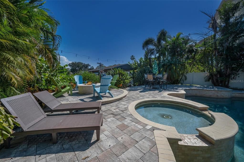 For Rent: $6,800 (3 beds, 3 baths, 2702 Square Feet)