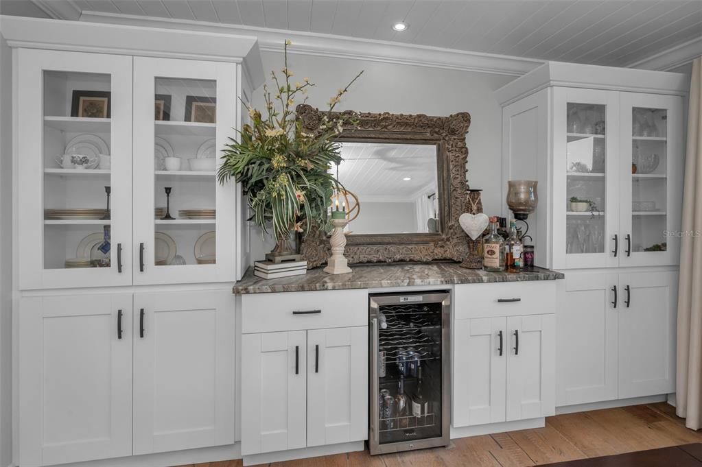 For Rent: $6,800 (3 beds, 3 baths, 2702 Square Feet)