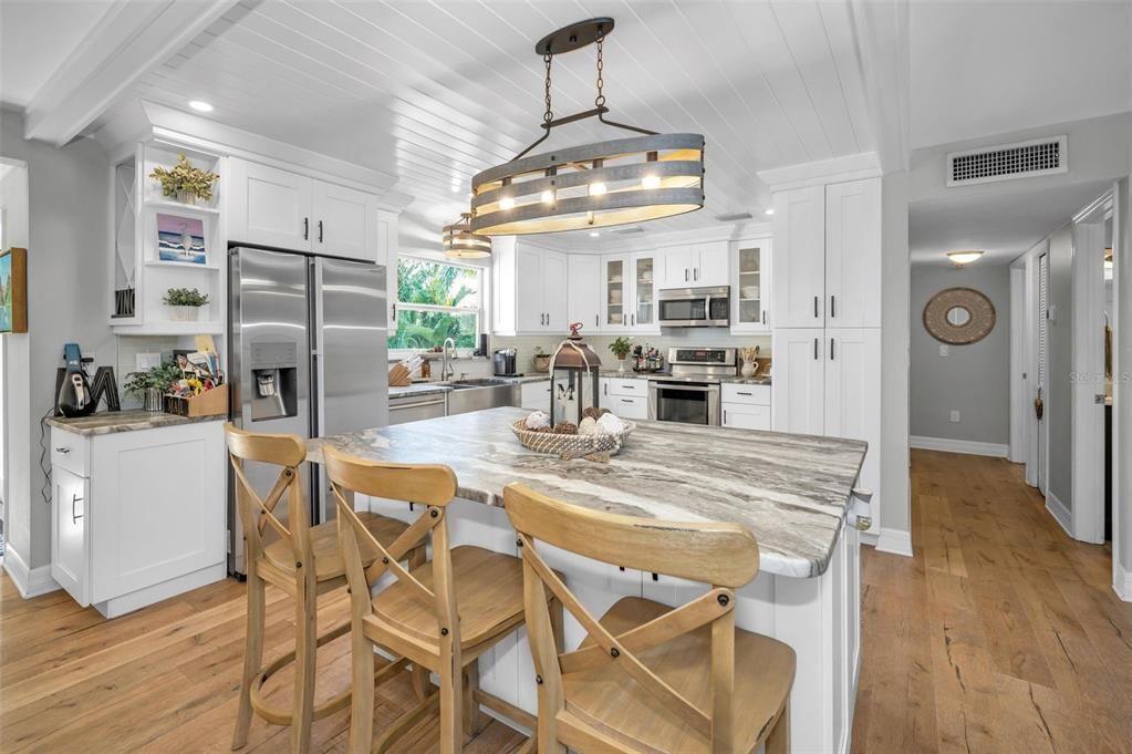 For Rent: $6,800 (3 beds, 3 baths, 2702 Square Feet)