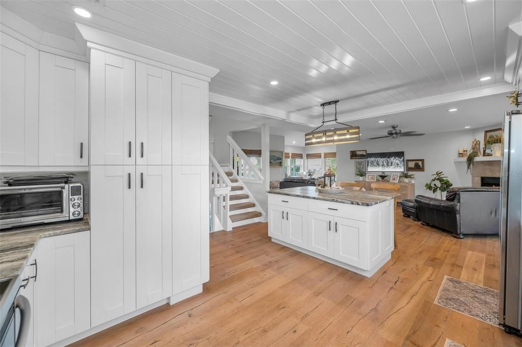 For Rent: $6,800 (3 beds, 3 baths, 2702 Square Feet)