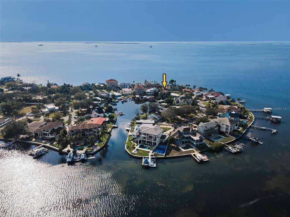 For Rent: $6,800 (3 beds, 3 baths, 2702 Square Feet)