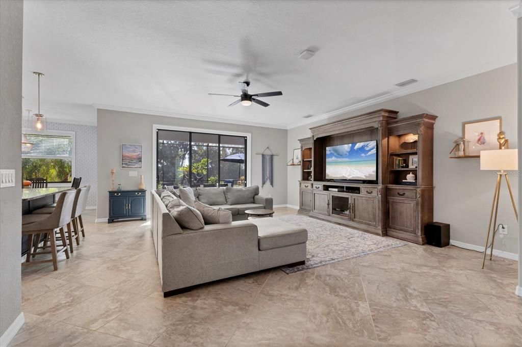 For Sale: $780,000 (6 beds, 4 baths, 3908 Square Feet)