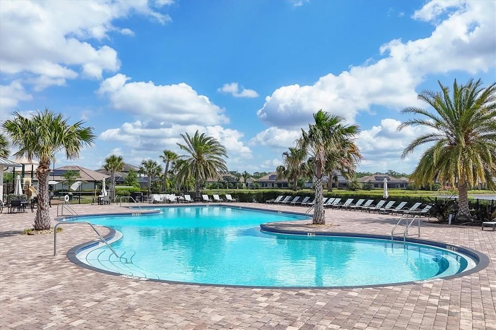 For Sale: $780,000 (6 beds, 4 baths, 3908 Square Feet)