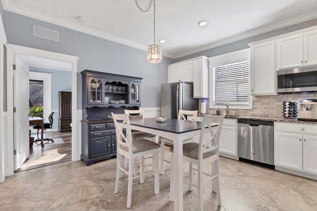 For Sale: $780,000 (6 beds, 4 baths, 3908 Square Feet)