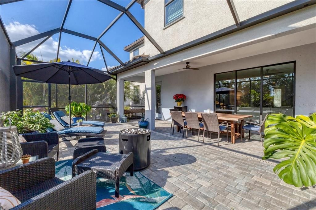 For Sale: $780,000 (6 beds, 4 baths, 3908 Square Feet)