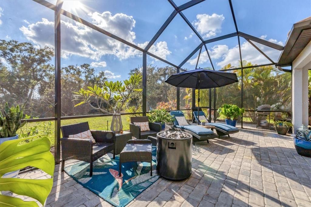 For Sale: $780,000 (6 beds, 4 baths, 3908 Square Feet)