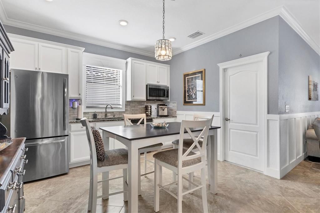 For Sale: $780,000 (6 beds, 4 baths, 3908 Square Feet)