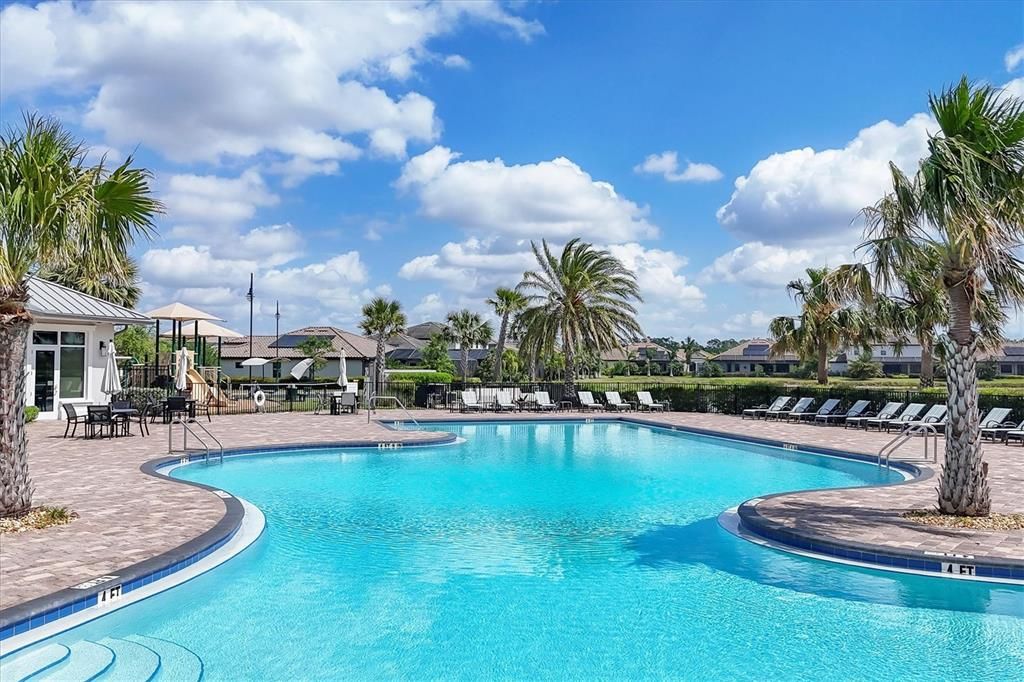 For Sale: $780,000 (6 beds, 4 baths, 3908 Square Feet)