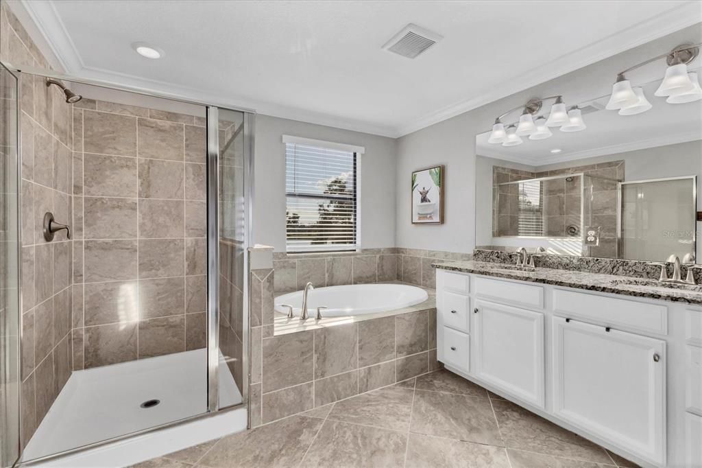 For Sale: $780,000 (6 beds, 4 baths, 3908 Square Feet)