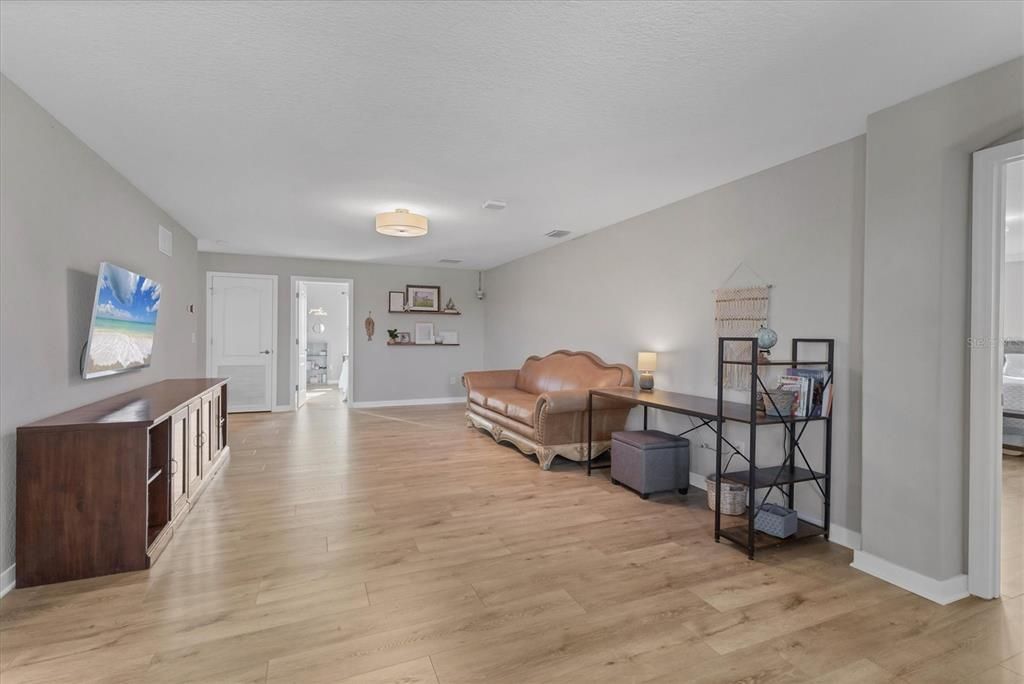 For Sale: $780,000 (6 beds, 4 baths, 3908 Square Feet)