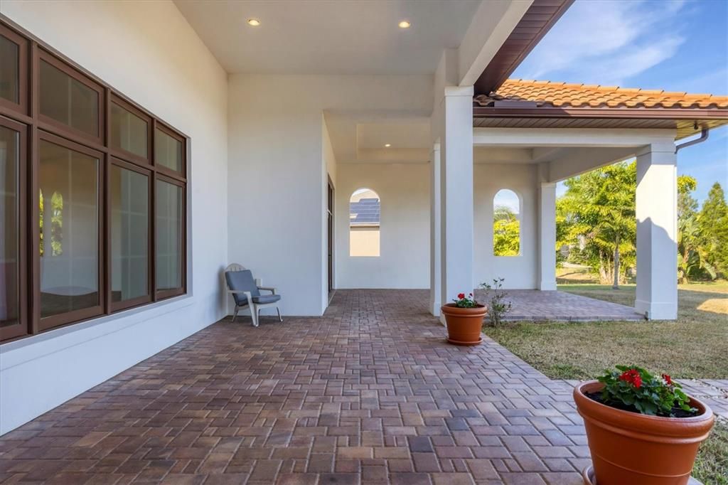 Active With Contract: $1,200,000 (4 beds, 4 baths, 4097 Square Feet)