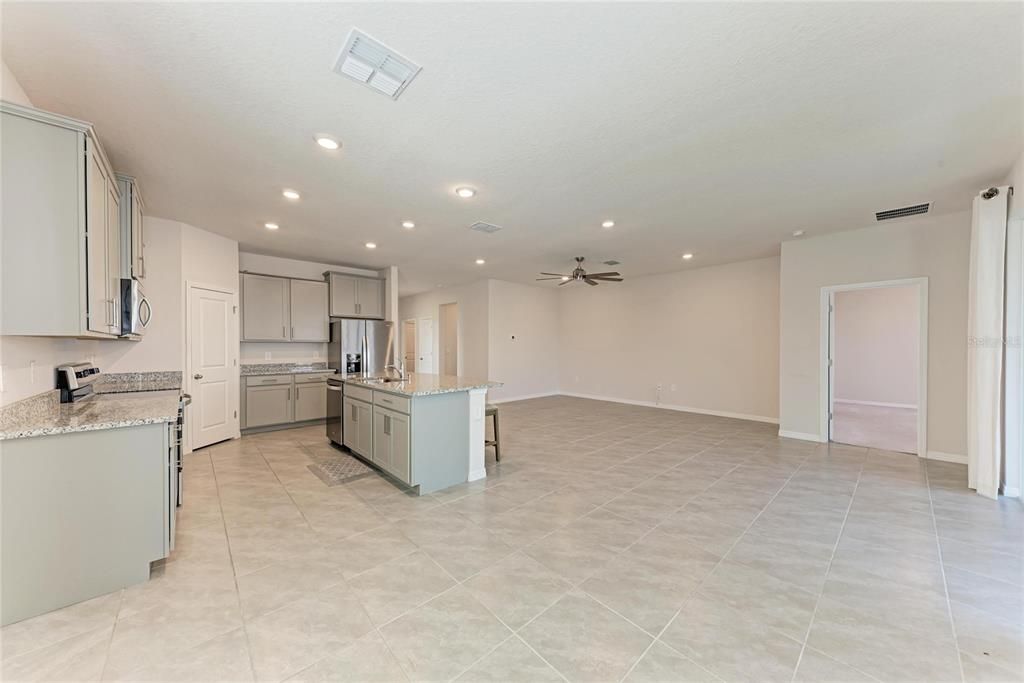 For Sale: $459,600 (3 beds, 2 baths, 2035 Square Feet)