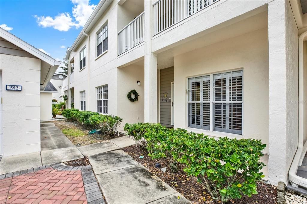 For Sale: $349,900 (2 beds, 2 baths, 1235 Square Feet)