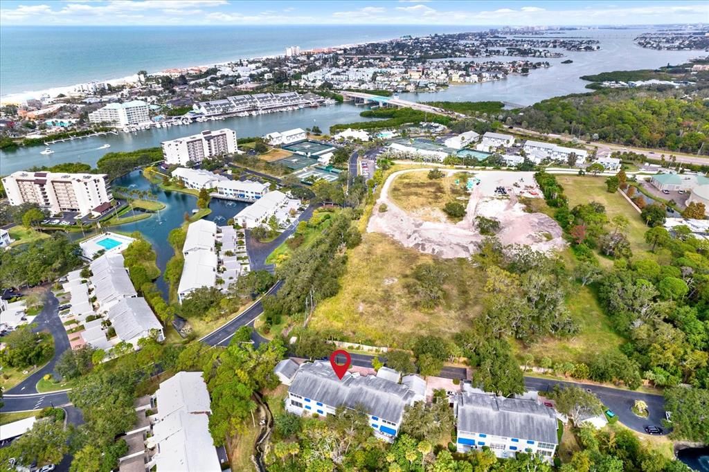 For Sale: $349,900 (2 beds, 2 baths, 1235 Square Feet)