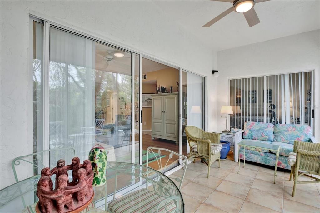 For Sale: $349,900 (2 beds, 2 baths, 1235 Square Feet)