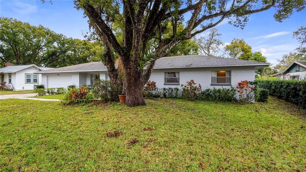 For Rent: $2,400 (3 beds, 2 baths, 1637 Square Feet)