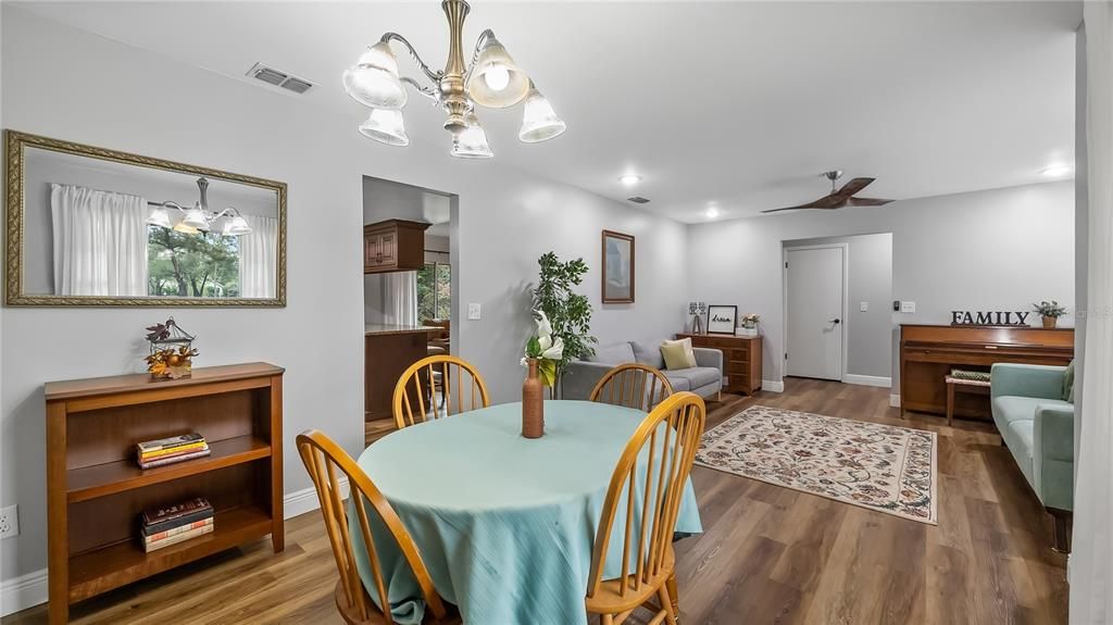 For Rent: $2,400 (3 beds, 2 baths, 1637 Square Feet)