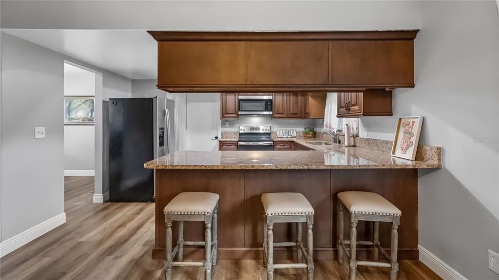 For Rent: $2,400 (3 beds, 2 baths, 1637 Square Feet)