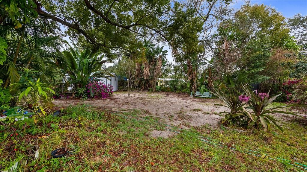 For Rent: $2,400 (3 beds, 2 baths, 1637 Square Feet)