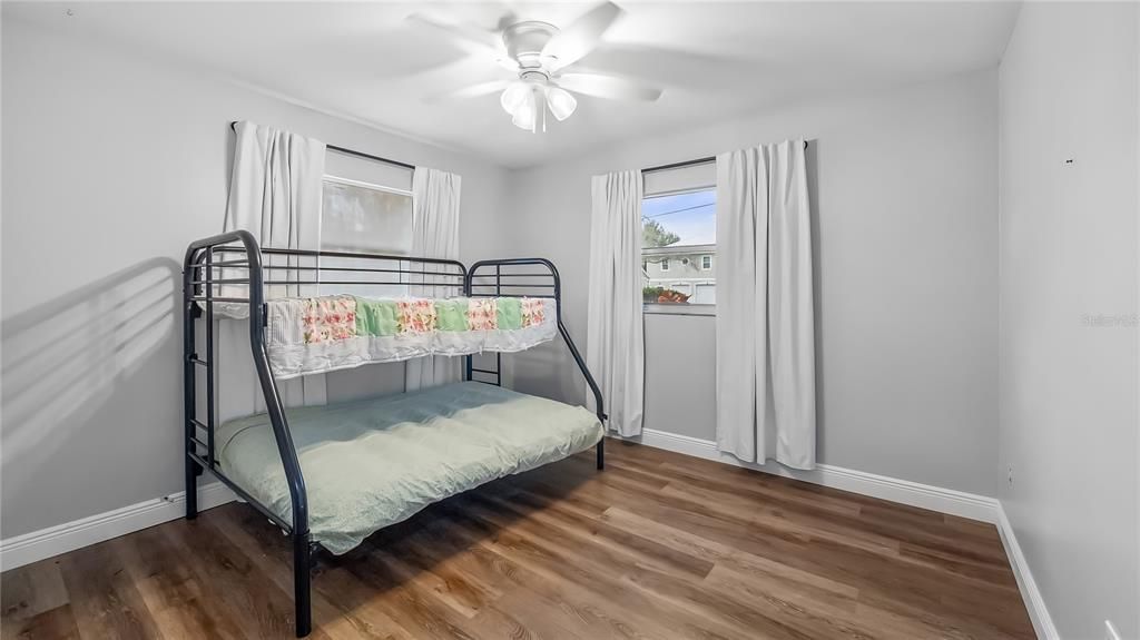 For Rent: $2,400 (3 beds, 2 baths, 1637 Square Feet)