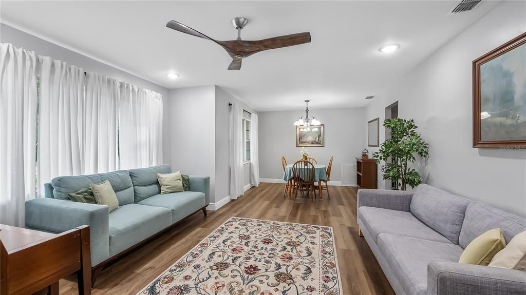 For Rent: $2,400 (3 beds, 2 baths, 1637 Square Feet)