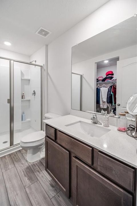 На продажу: $300,000 (3 спален, 2 ванн, 1270 Квадратных фут)