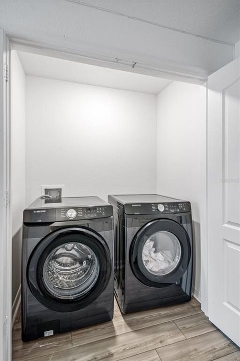 На продажу: $300,000 (3 спален, 2 ванн, 1270 Квадратных фут)