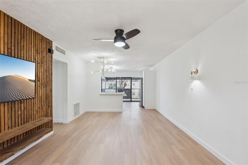 На продажу: $319,000 (2 спален, 1 ванн, 998 Квадратных фут)