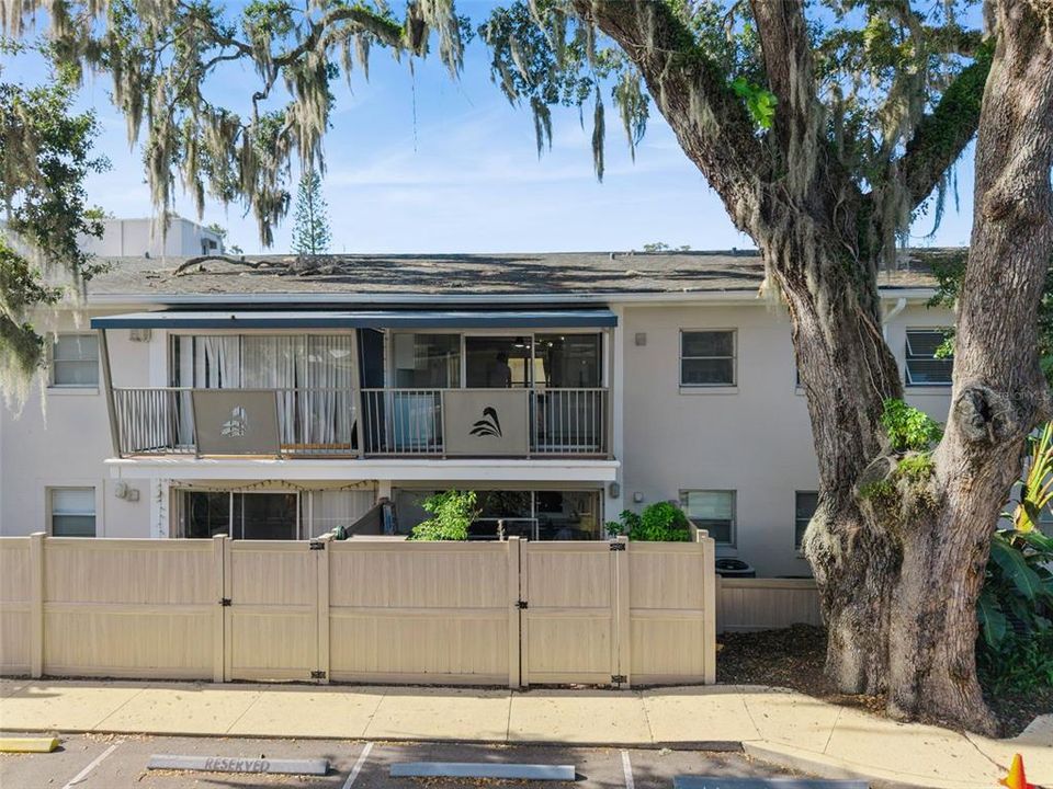 На продажу: $319,000 (2 спален, 1 ванн, 998 Квадратных фут)