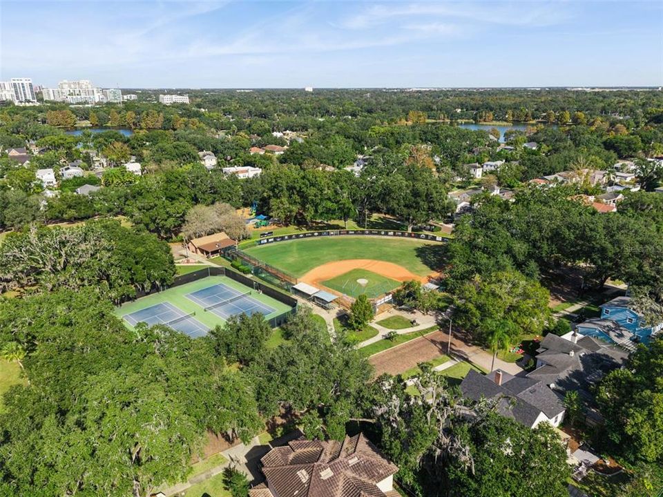 На продажу: $319,000 (2 спален, 1 ванн, 998 Квадратных фут)